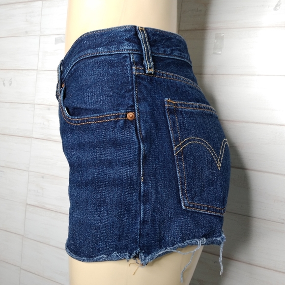 Levi's 501 Women's Shorts Dark Wash - Picture 3 of 10
